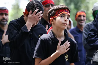 مراسم عزاداری و نماز ظهر عاشورا در اصفهان‎