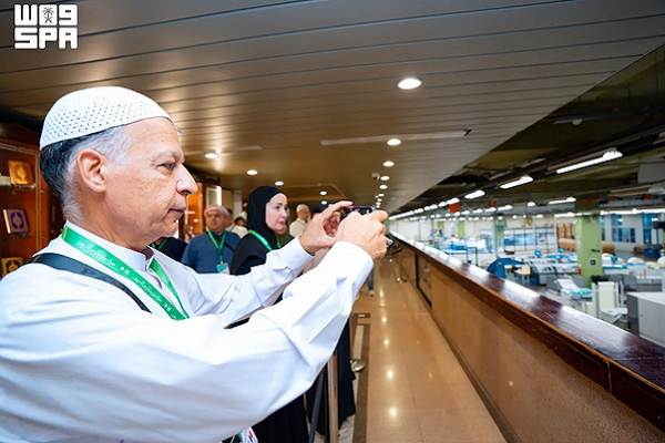 Pilgrims from 23 Countries Tour Quran Printing Complex in Medina