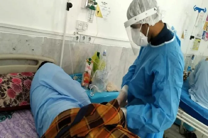 ۱۲۴۴ بیمار مبتلا به کرونا در مراکز درمانی کرمانشاه بستری هستند