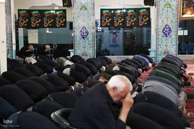 اقامه نماز ظهر عاشورا در اهر
