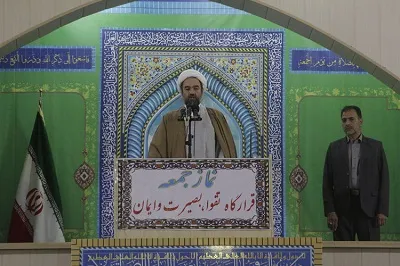 پاسخگویی به مردم در ردیف نخست وظایف دولتمردان است