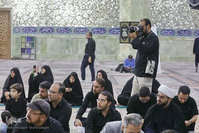 غبارروبی مضجع شریف حضرت معصومه(س) با حضور خبرنگاران