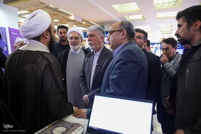 بازدید وزیر فرهنگ و ارشاد از نمایشگاه قرآن