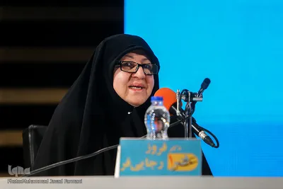 نشست گفت و گوی و بررسی کتاب تقاطع انقلاب
