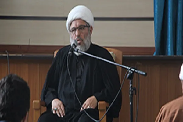 برخی دلبستگی‌ها عزت الهی انسان را زائل می‌کند