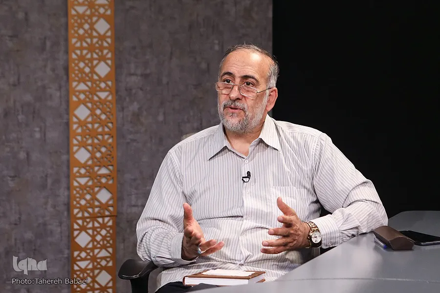 مهم‌ترین عامل در تحقق اهداف جلسه قرآن استاد است + فیلم
