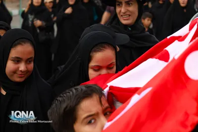 پیاده‌روی دلدادگان اربعین حسینی در خمینی‌شهر