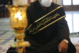 آیین تعویض پرچم و اقامه عزا در حرم حضرت معصومه(س)