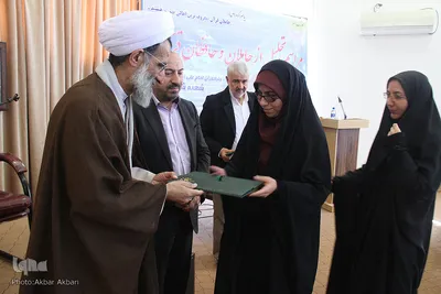 ⁨آیین تجلیل از حاملان و حافظان قرآن دارالقرآن امام علی (ع) شهرکرد⁩
