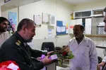 تجلیل از پرستاران بیمارستان امام حسین(ع) توسط گروه فرهنگی و جهادی خادم‌الشهداء‎