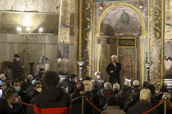 Ayasofya Camii'nde yılın ilk namazı kılındı