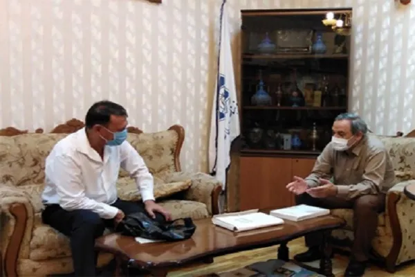 دیدار رایزن فرهنگی ایران با مصحح ازبکستانی نسخ خطی