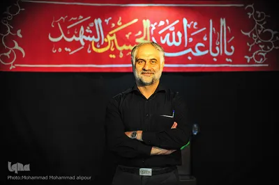 عبدالعظیم محمدزاده، 51 ساله، کارمند ثبت احوال. از 4 سالگی روضه می‌رفته است، می‌گویم: امام حسین(ع). می‌گوید: آرام جانم حسین(ع).
