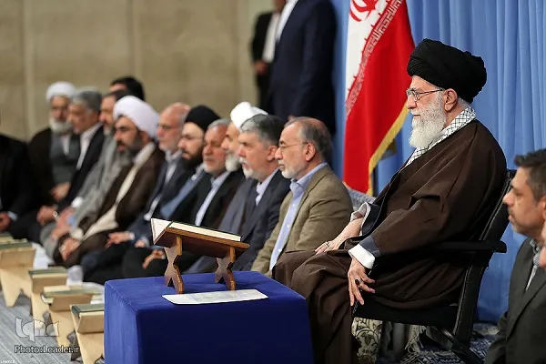 دیدار ۲۷ نفر از فعالان قرآنی کردستان با مقام معظم رهبری