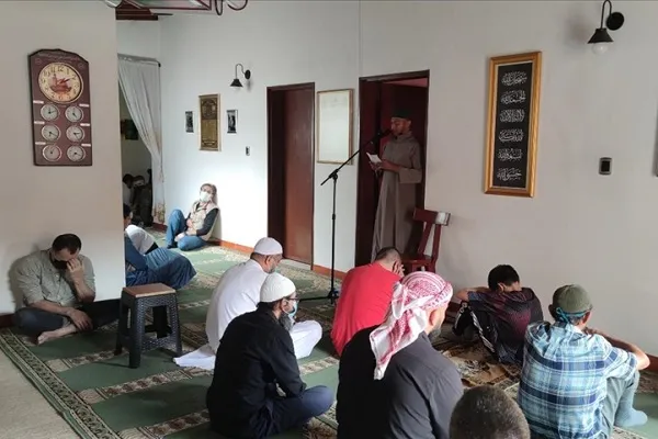 Kolombiya'nın Medellin kentindeki tek cami ayakta kalmak için yardım bekliyor