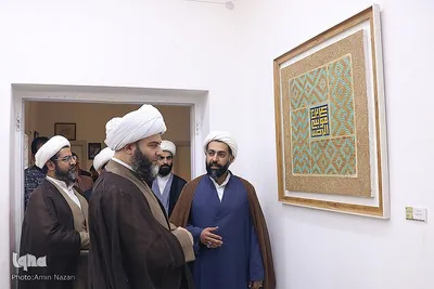 آیین رونمایی از تابلوی «حجاب» اثر هنری حجت الاسلام آرش نیک‌نژاد، هنرمند خوزستانی در گالری ریم اهواز