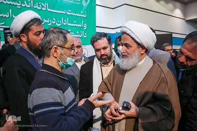 دومین روز نشست اندیشمندان و استادان درس انقلاب اسلامی