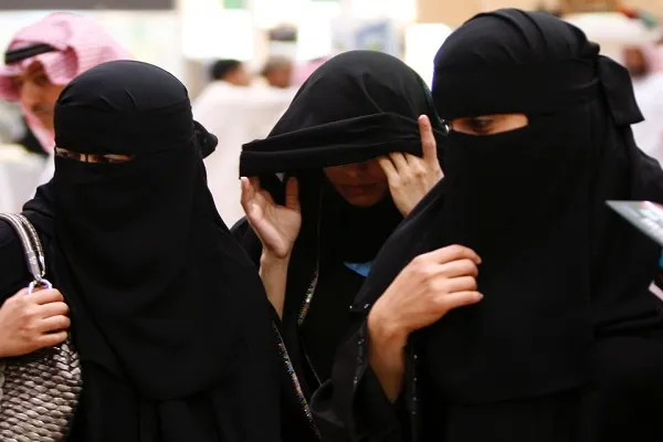 لغو قانون «ضرورت زندگی کردن زنان با محارم» در عربستان