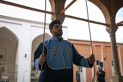 مراسم تشییع پیکر شهید مسیحی جنگ رمضان در اصفهان