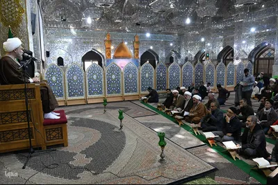 محفل انس با قرآن کریم در حرم سید علاءالدین حسین(ع)