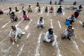 رعایت فاصله ایمنی در کشورهای مختلف