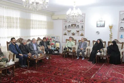 عکس | دیدار استاندار آذربایجان شرقی با خانواده شهدای جنگ رمضان در بناب