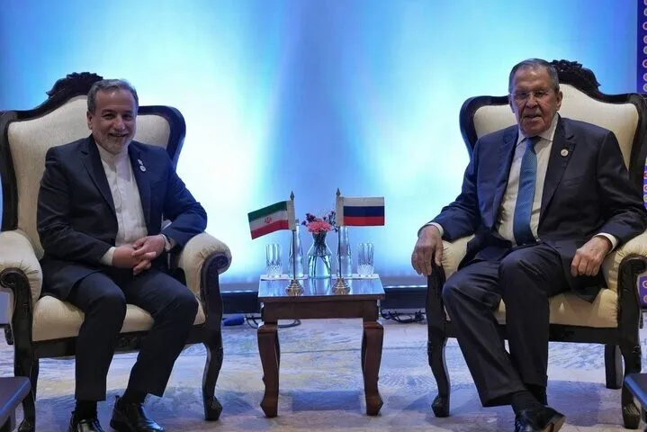 İran ve Rusya dışişleri bakanları Yeni Delhi'de bir araya geldi