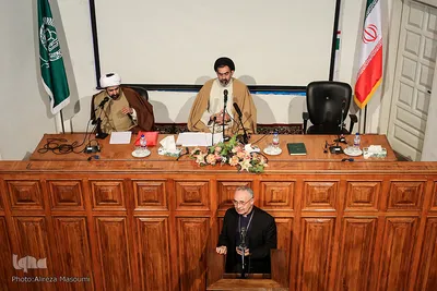 نشست «نظام تربیت دینی در دانشگاه‌ها و حوزه‌های علمیه» با حضور نماینده پاپ
