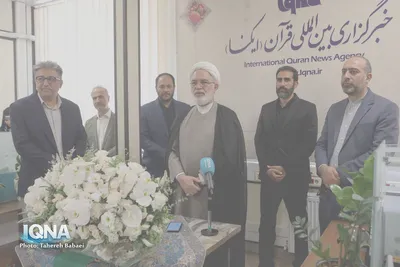 حضور حمیدرضا ارباب سلیمانی، رییس مرکز عالی قرآن و عترت وزارت فرهنگ و ارشاد اسلامی به مناسبت روز خبرنگار در تحریریه ایکنا