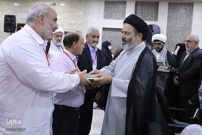 مراسم تجلیل از خانواده شهدا