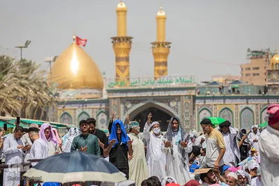 مراسم دعای عرفه در آستان حسینی