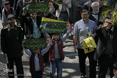 ⁨راهپیمایی نمازگزاران جمعه تبریز در حمایت از سپاه⁩