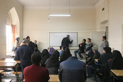 بازدید گروه تهرانگردی از دبیرستان هدایت (اولین تماشاخانه تهران)