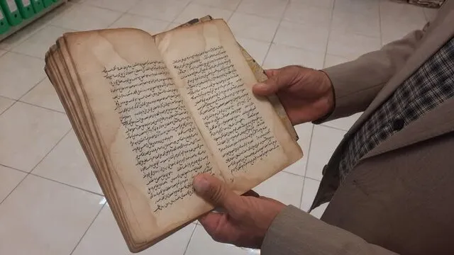 اسناد تاریخی را به آیندگان اهدا کنیم