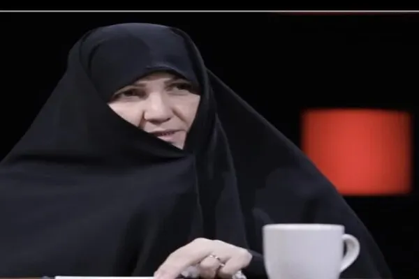 قد کشیدن توأمان انسانیت و زنانگی در متن الهیات جنگ