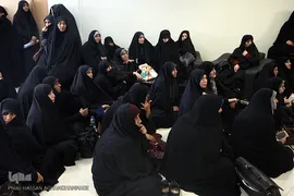 تجمع اعتراضی جمعی از فعالان تشکل‌های قرآنی در دبیرخانه شورای عالی انقلاب فرهنگی
