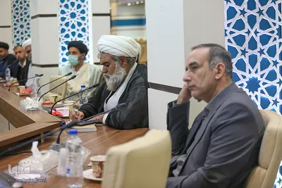 کرسی آزاد اندیشی راهکارهای وحدت حوزه و دانشگاه