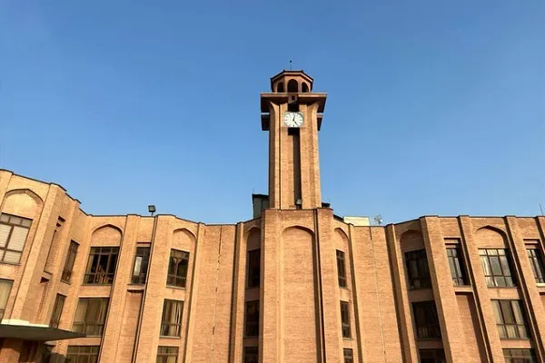 برج ساعت مرکز دائرة‌المعارف بزرگ اسلامی دوباره به حرکت درآمد