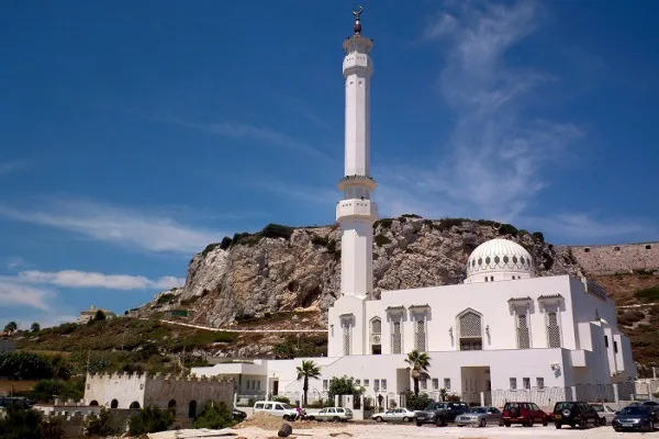 نگاهی به جنوبی‌ترین مسجد اروپا + فیلم و عکس