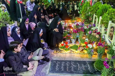 مراسم تحویل سال نو درگلستان شهدای اصفهان