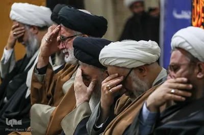 اجتماع بزرگ طلاب و روحانیون شیراز در پاسداشت شهدای مقاومت