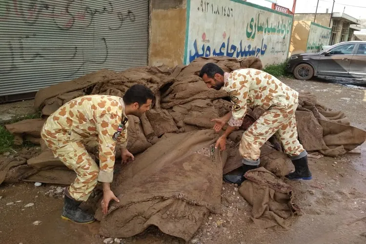 فعالیت هزاران نیروی نزاجا در نقاط سیل‌زده/ از پل‌سازی تا امدادرسانی در مناطق صعب‌العبور