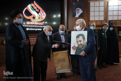 مراسم افتتاحیه شبکه رادیویی «انقلاب»