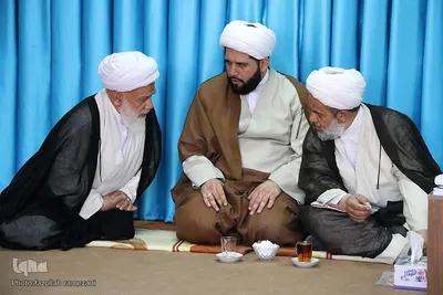 ديدار آيت الله مصباح عاملي مدير محترم حوزه علميه خراسان با آيت الله عبادي نماينده معزز ولي فقيه در خراسان جنوبي‎
