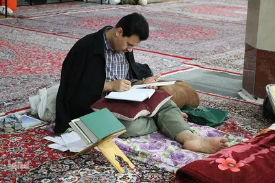 آیین معنوی اعتکاف در مصلی کرج