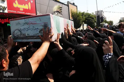 ⁨تشییع 7 شهید گمنام دفاع مقدس در سالروز شهادت امام جعفر صادق(ع)⁩
