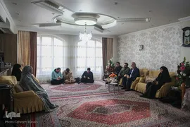 دیدار نمایندگان جامعه قرآنی با خانواده شهید حسین امیدواری