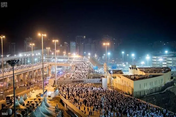 آغاز مراسم رمی جمرات در منا