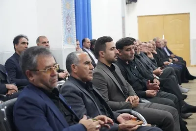 عکس | دیدار مردم رومشکان با نماینده ولی‌فقیه در لرستان