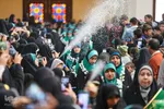 استقبال از حافظان قرآن و ادای احترام به شهدای حرم شاهچراغ(ع)‎‎